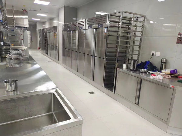 某餐廳廚房設備工程施工現場展示